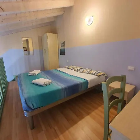 سكن أواسي ديل فياندانتي * Lake Como