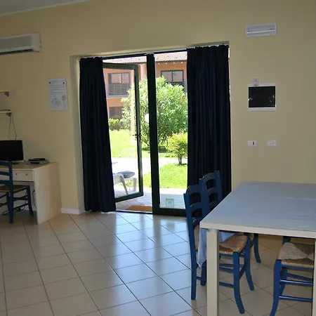 سكن أواسي ديل فياندانتي Lake Como
