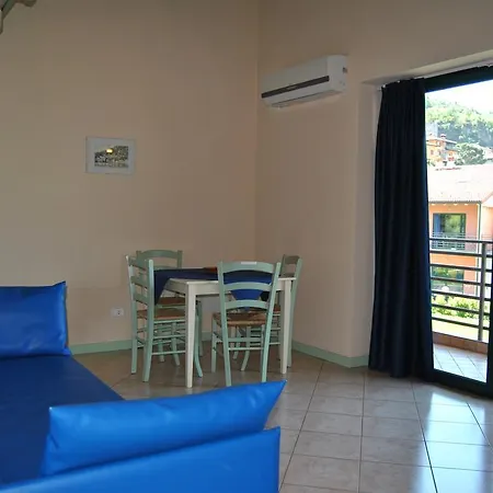سكن أواسي ديل فياندانتي Lake Como
