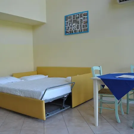 شقة سكن أواسي ديل فياندانتي *