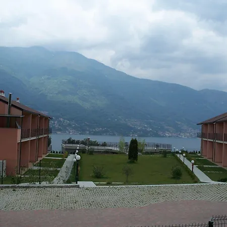 سكن أواسي ديل فياندانتي Lake Como